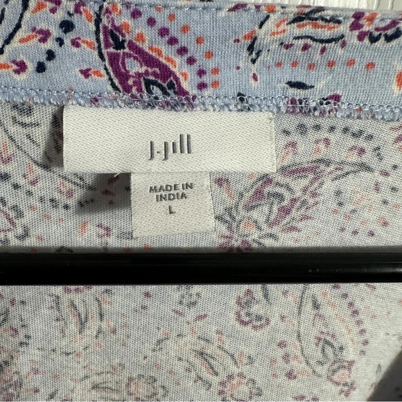 J. Jill v-neck top, 3/4 length sleeves, 100% cotton. Size L. - Picture 2 of 8